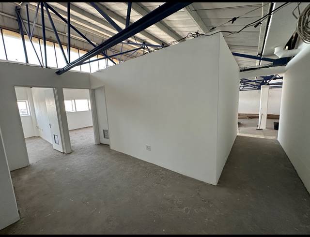 600M² WAREHOUSE TO LET IN PAARDEN EILAND